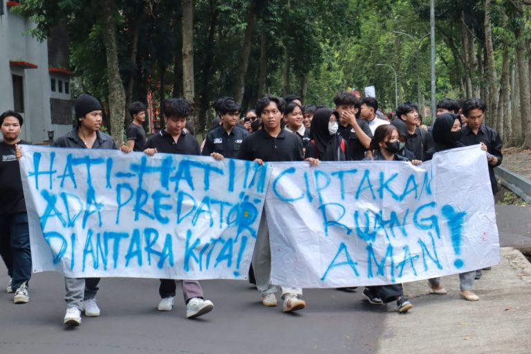 Mahasiswa FH UNEJ Gelar Aksi Solidaritas, 1 dari 7 Tuntutan Belum Capai Kesepakatan